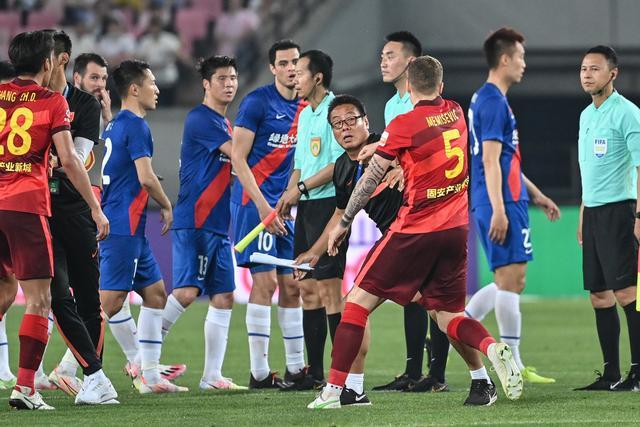 布伦森35分恩比德14分 尼克斯狂胜76人总分1-0